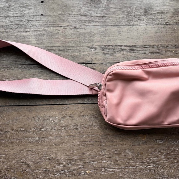Lululemon Athletica Pink Crossbody Bag - Picture 6 of 6